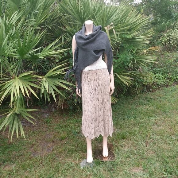 NWOT LUCKY BRAND XL Gray Polyester Scarf/Wrap with Fringe - Picture 6 of 10